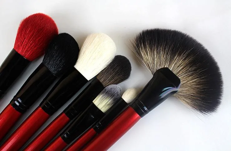 China Supplier Professional 25PCS Makeup Brush Set Red Handle with Leather-Like Brush Pouch